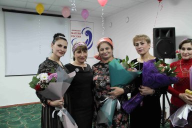 Солисты КДЦ г.Малгобек приняли участие в праздновании Дня Матери.