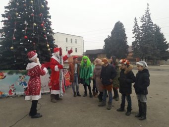 Утренник у новогодней елки