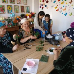 Деревце из бисера  в подарок