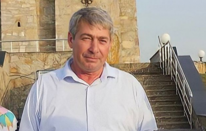Директор РДНТ А.Эсмурзиев поздравил директора МКЖР Х.Мальсагова с Днем рождения