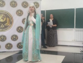Песни для студентов исполнили солистки Сунжеского РДК
