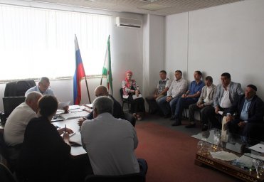 Директор КДЦ г. Малгобек на совещании в Администрации города