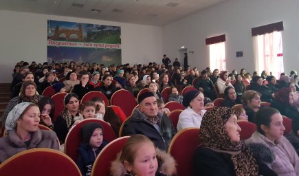ДК с.п. Кантышево собрал жителей села на концерт солистов Госфилармонии