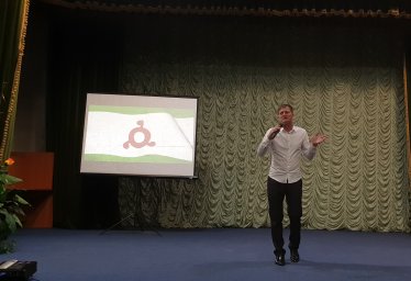 В ДК Сунженского района  детям рассказали историю ингушского флага и провели акцию в честь девочки Аиши