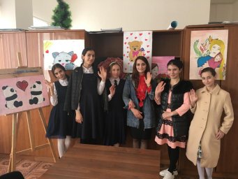 Воспитанники МКУ "Назрановский РДК" провели выставку, посвященную мамам