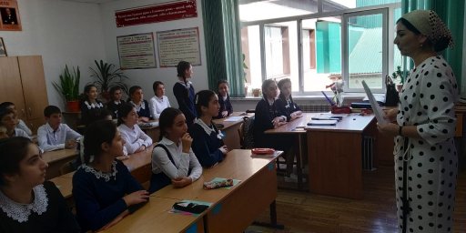 Работники ДК с.п. Алхасты провели мероприятие " Наш мир без террора"