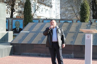 Работники КДЦ г. Малгобек приняли участие в проведении торжества, посвященного Дню Героев Отечества.