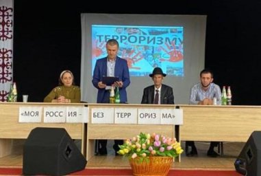 В ДК с.п. Сурхахи состоялась беседа по профилактике терроризма