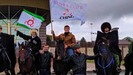 Творческие работники Сунженского района  приветствовали  чемпиона Европы