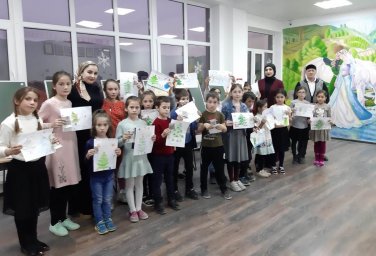 Конкурс рисунков "Новый год" прошел в ДК с.п. Галашки