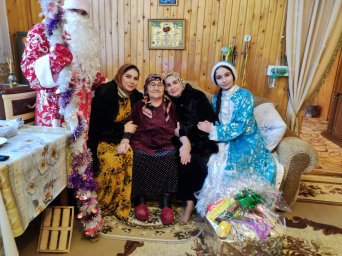 ​В Галашках подарили новогоднее настроение больным старикам и детям