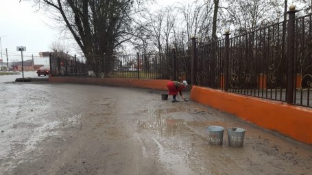 В КДЦ г.Малгобек прошёл субботник.