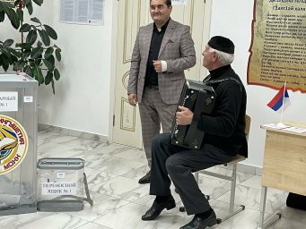 ​Творческий коллектив Долаковского Дома культуры выступил перед избирателями