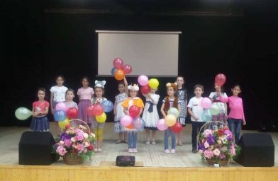 В Мужичи детей поздравили с праздником