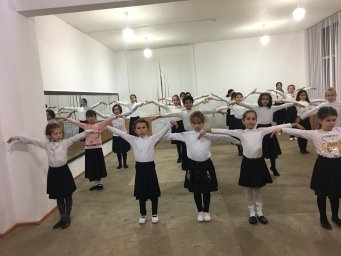 Творческие коллективы ДК готовятся ко Дню призывника.