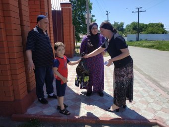 РДНТ преподнес подарки детям