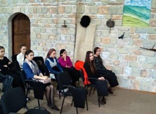 Прошла первая лекция в школе ингушских адатов для девушек