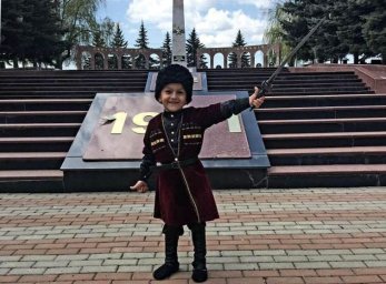 ДК с.п. Долаково принял участие во флешмобе "Фото в национальном костюме"