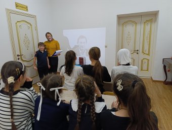 Школьников Долаково познакомили с творчеством Хусейна Плиева
