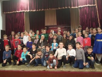 Литературно-музыкальная композиция «И временем не вылечить той боли» в ДК с.п. Алхасты