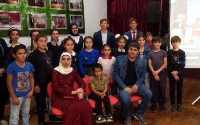 В ДК с.п. Алхасты состоялась встреча с популярными актерами "Зокх"