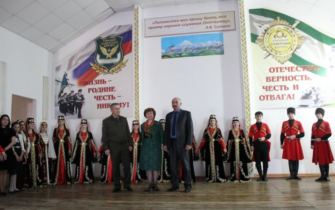 Выступление в кадетском корпусе
