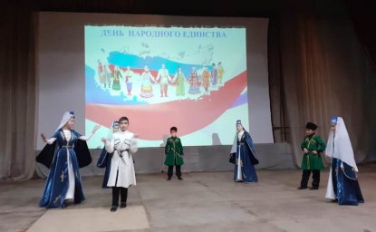 Выставки детских работ и концерт в ДК с.п. Нестеровское  прошли  в честь  праздника