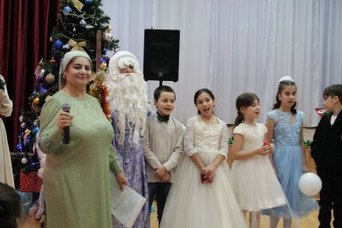 Творческий коллектив Малгобекского ГДК подарил школьникам незабываемую Новогоднюю сказку Творческий коллектив Малгобекского ГДК подарил школьникам незабываемую Новогоднюю сказку