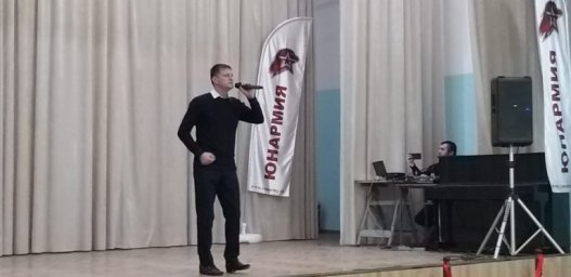 Коллектив Сунженского РДК провел выездной концерт в воинской части с.п.Троицкое