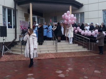 Коллектив Сунженского РДК принял участие в акции «Розовая ленточка»