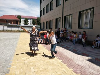 Солисты КДЦ побывали в летних лагерях при СОШ №3 и школе – интернате №4