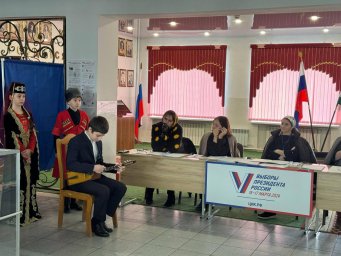 На избирательных участках города Карабулака царило хорошее настроение