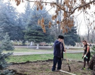 Колектив Сунженского РДК провел субботник