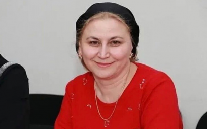 Директор РДНТ А.А. Эсмурзиев поздравил начальника отдела искусств и досуговой деятельности Минкультуры РИ М.Ю. Куртоеву с Днем рождения