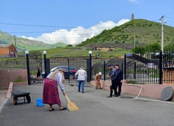 ​Работники Дома культуры сельского поселения Ляжги провели субботник