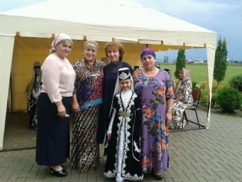 Работники КДЦ г.Малгобек приняли участие во флешмобе "Гармонь народная".