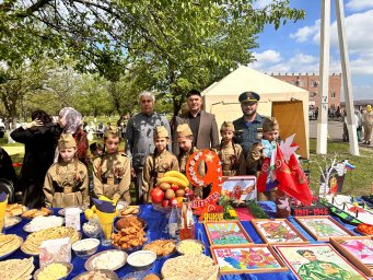 ​Творческий коллектив Дома культуры сельского поселения Алхасты ярко выступил на праздновании 80-летия Великой Победы