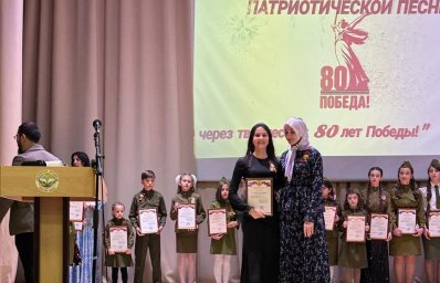 ​Вокалистка Дома культуры сельского поселения Яндаре выступила на районном фестивале патриотической песни