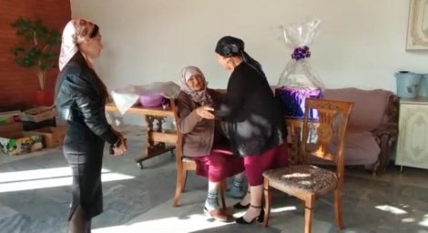 ​Коллектив Сунженского районного Дома культуры поздравил долгожителей с Днем пожилых людей