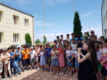 Солисты ДК с.п. Кантышево провели концерты в пришкольных лагерях