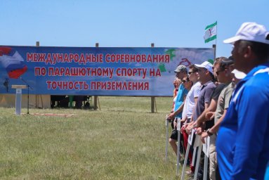 Концерт  солистов КДЦ Малгобекского района для парашютистов