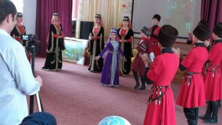 Ансамбль "Таргим" выступил на юбилее гимназии г. Карабулак