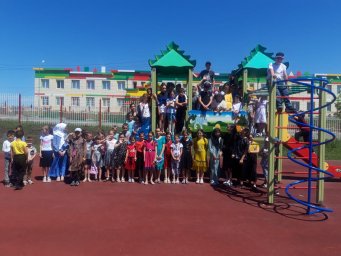 ​Артисты Карабулакского Дома культуры выступили с концертом в пришкольном летнем лагере
