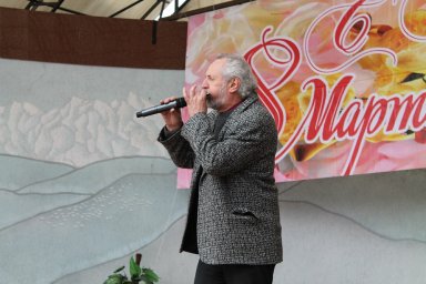 В Малгобеке провели праздничный концерт в честь 8 марта
