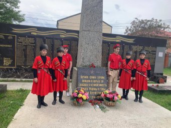 Память о великом подвиге живет в сердцах людей