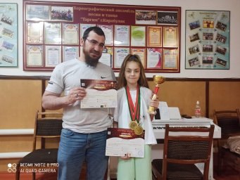 ​Юная вокалистка из Ингушетии дважды завоевала гран-при международного грантового конкурса «Звездный путь»