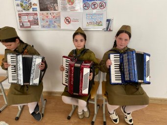 ​Юные патриоты помнят героев, подаривших им возможность жить под мирным небом
