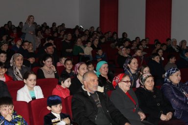 Спектакль Студии "Барт" подарил долаковцам яркие эмоции