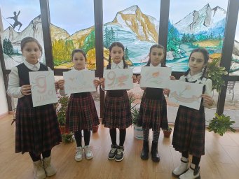 ​В Новом Реданте открылась выставка детских рисунков «День Победы - светлый праздник»