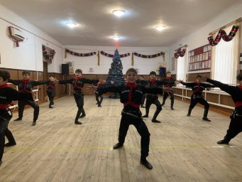​В Карабулакском Доме культуры состоялись детские Новогодние утренники и большой праздничный концерт